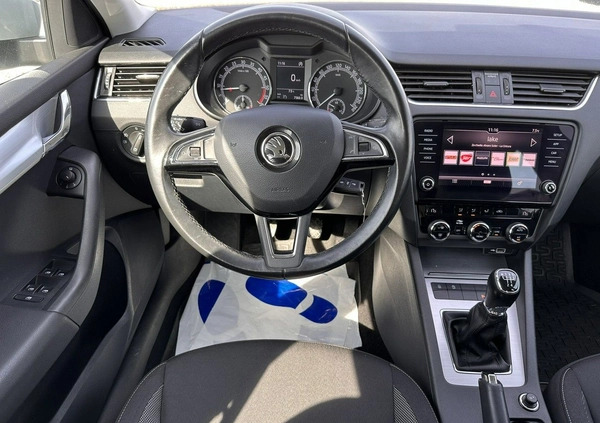 Skoda Octavia cena 54900 przebieg: 124700, rok produkcji 2018 z Wojkowice małe 232